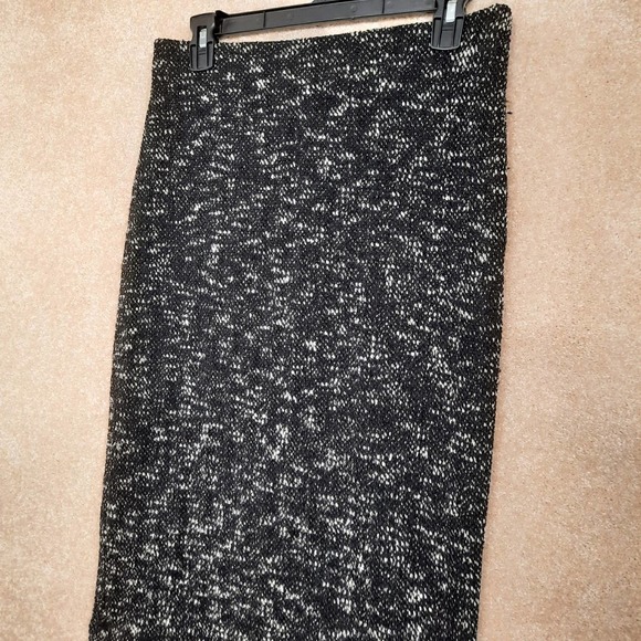 Ann Taylor Woven/Knit Black Pencil Midi Skirt Size 4 - Picture 2 of 6